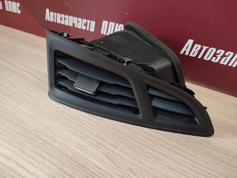 Воздушный дефлектор салона