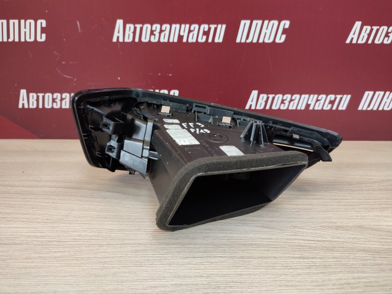 Воздушный дефлектор салона