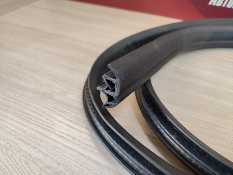 Уплотнитель двери