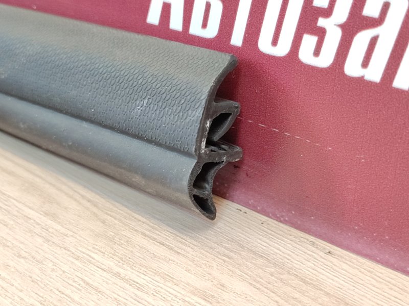 Уплотнитель двери