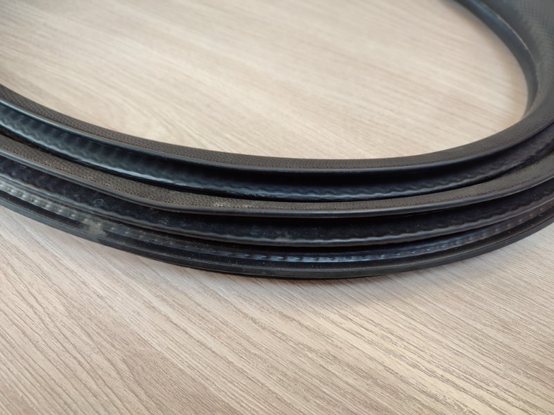 Уплотнитель двери