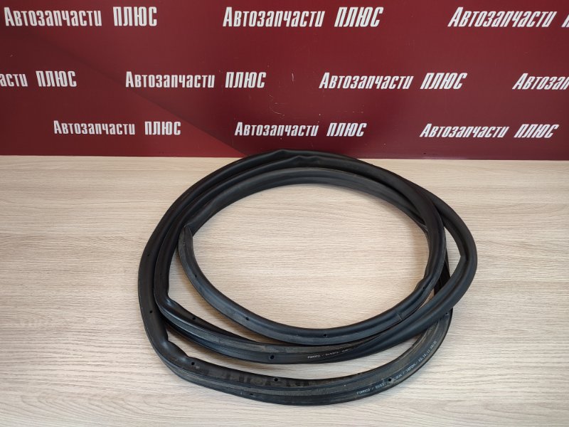 Уплотнитель      двери