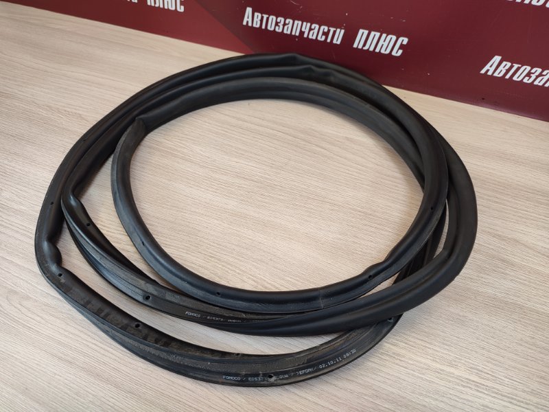 Уплотнитель      двери