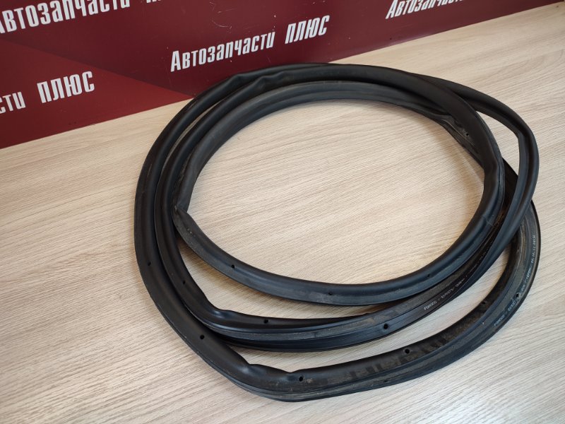 Уплотнитель      двери