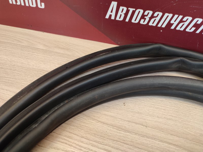 Уплотнитель      двери