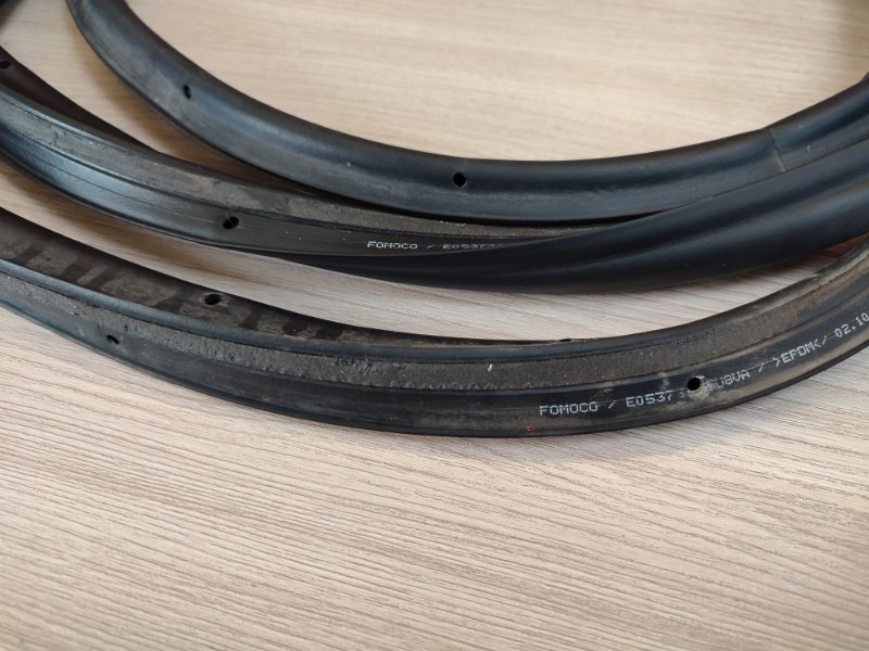 Уплотнитель      двери