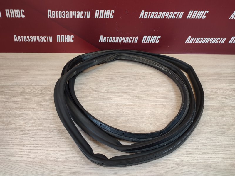 Уплотнитель      двери