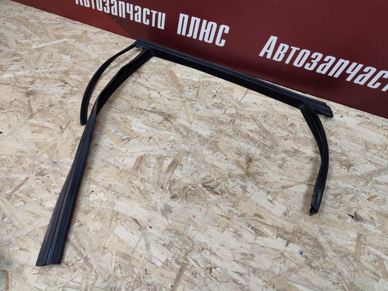 Уплотнитель стекла двери