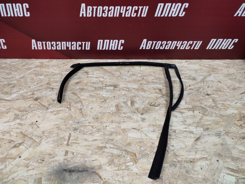 Уплотнитель стекла двери