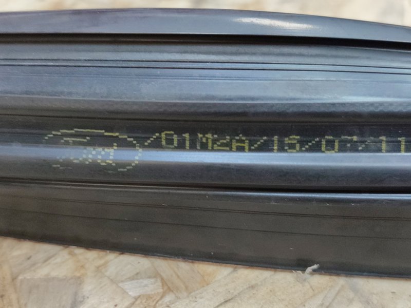 Уплотнитель стекла двери