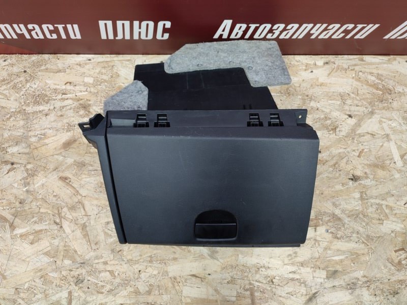 Крышка бардачка