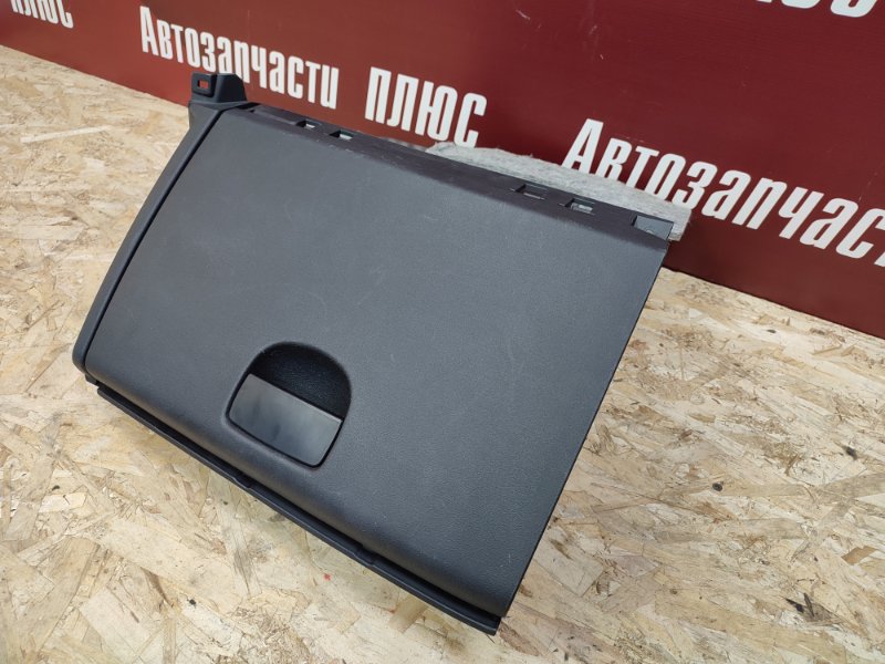 Крышка бардачка