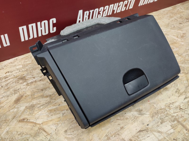 Крышка бардачка