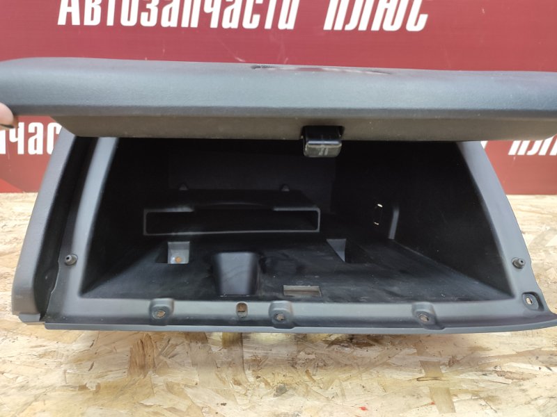 Крышка бардачка