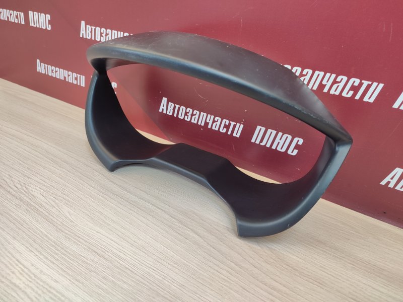 Козырек щитка приборов