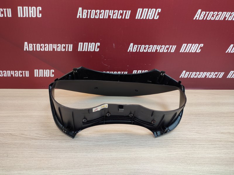 Козырек щитка приборов