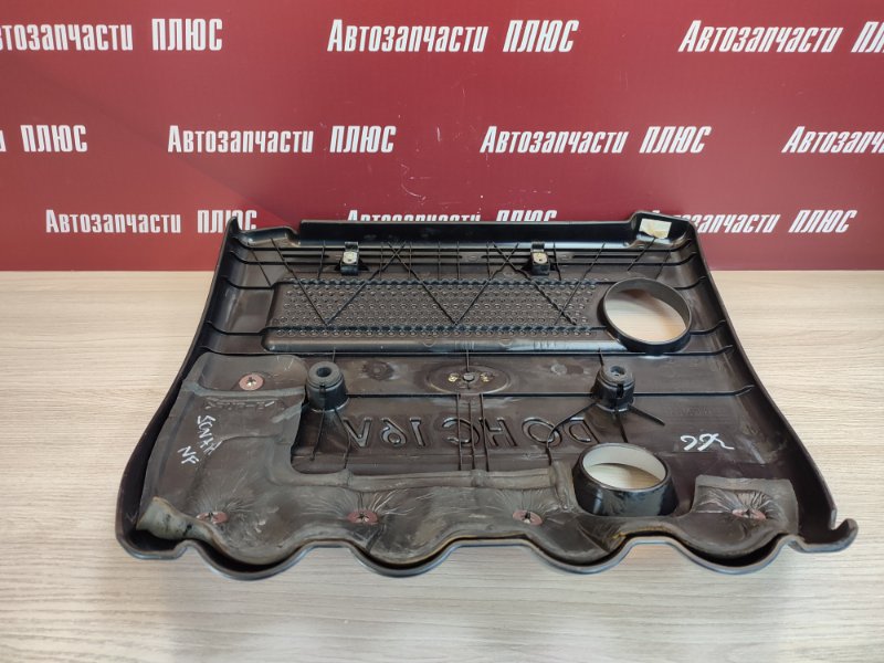 Декоративная крышка двигателя