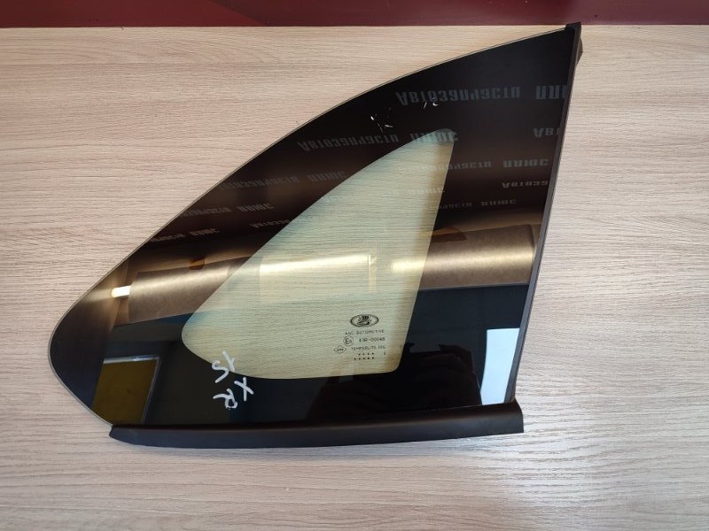 Форточка кузова