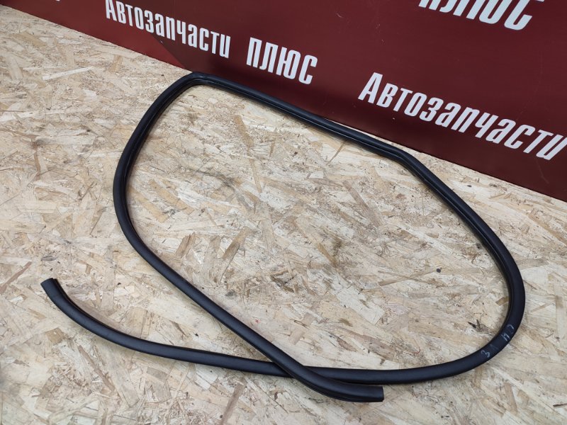 Уплотнитель     двери