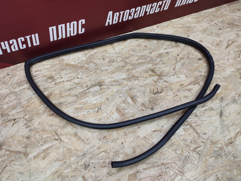 Уплотнитель     двери