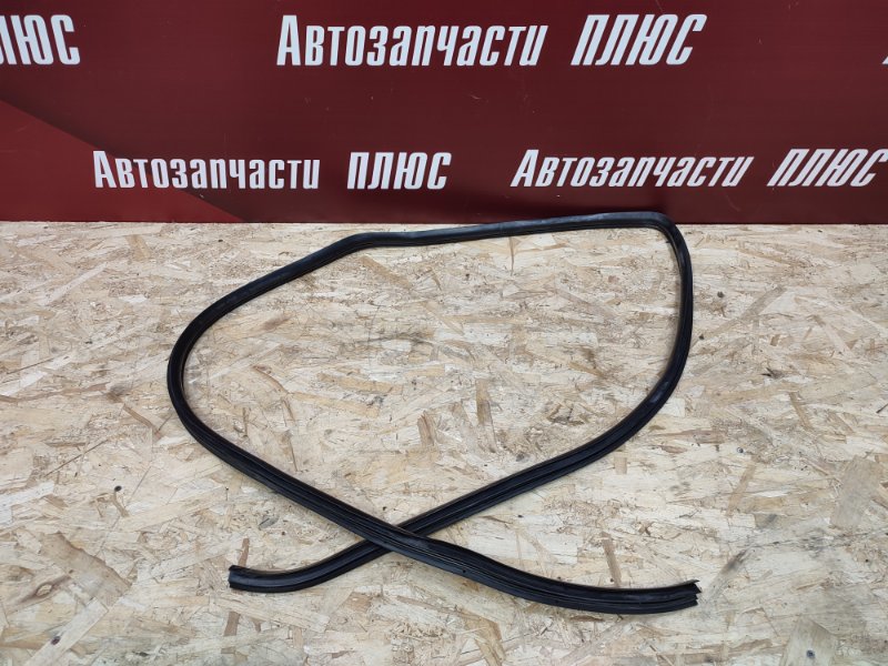 Уплотнитель     двери