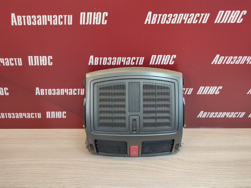 Дефлектор салона