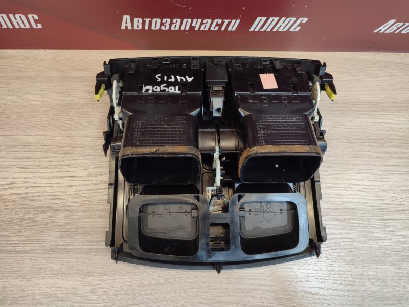 Дефлектор салона