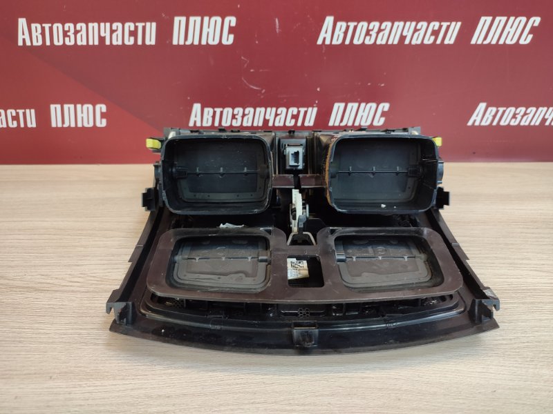 Дефлектор салона