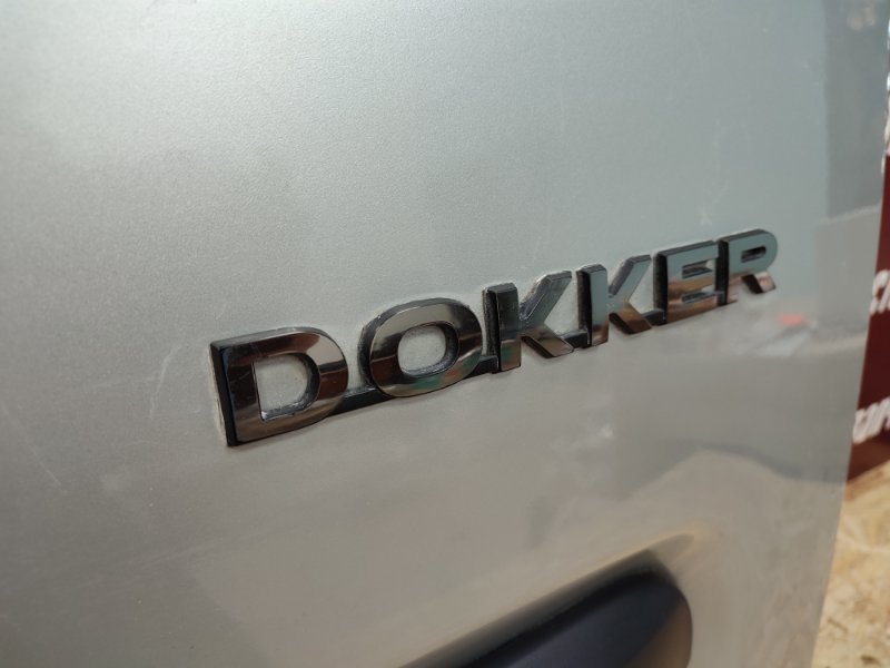 Дверь багажника