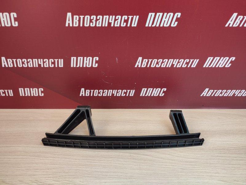 Направляющая стекла двери