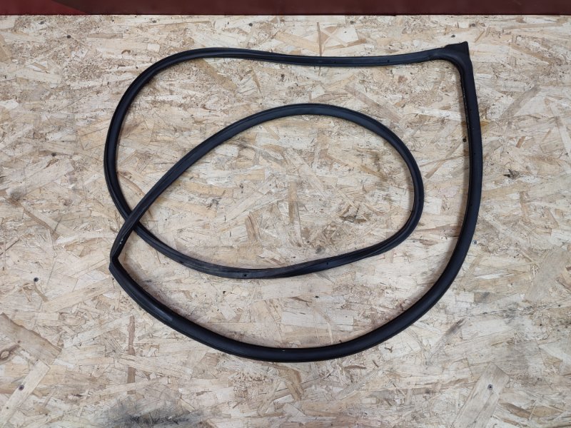 Уплотнитель двери