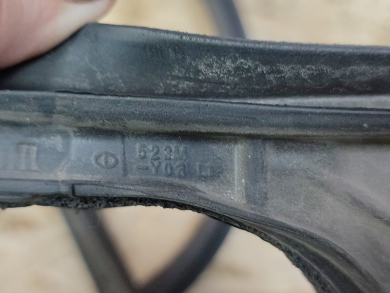 Уплотнитель двери