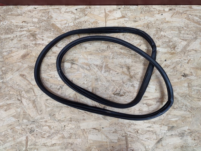 Уплотнитель двери