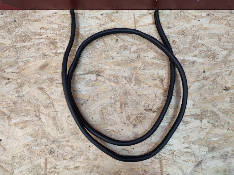 Уплотнитель двери