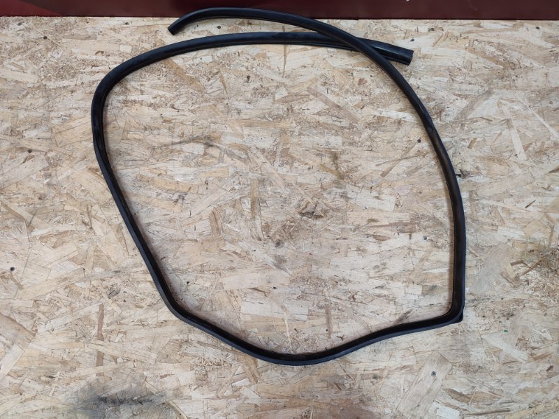 Уплотнитель двери