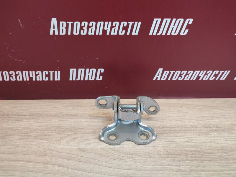Петля двери
