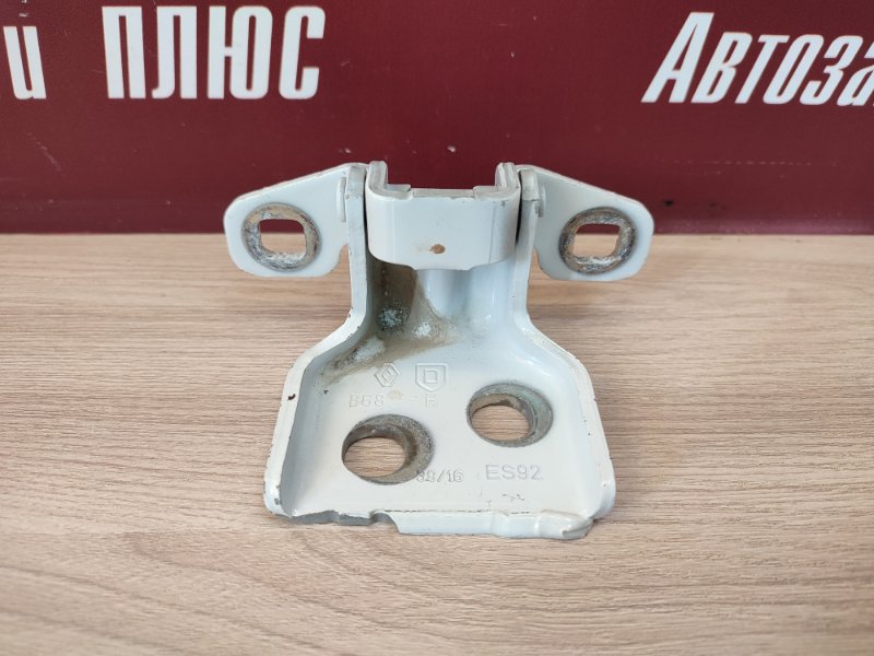 Петля двери