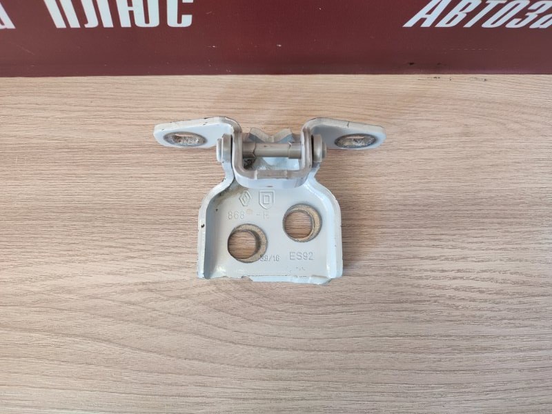 Петля двери