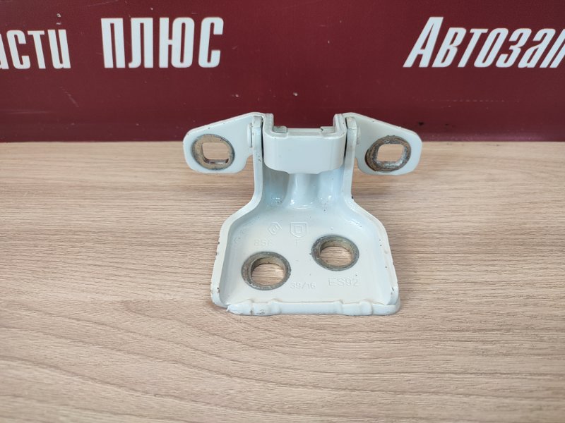 Петля двери