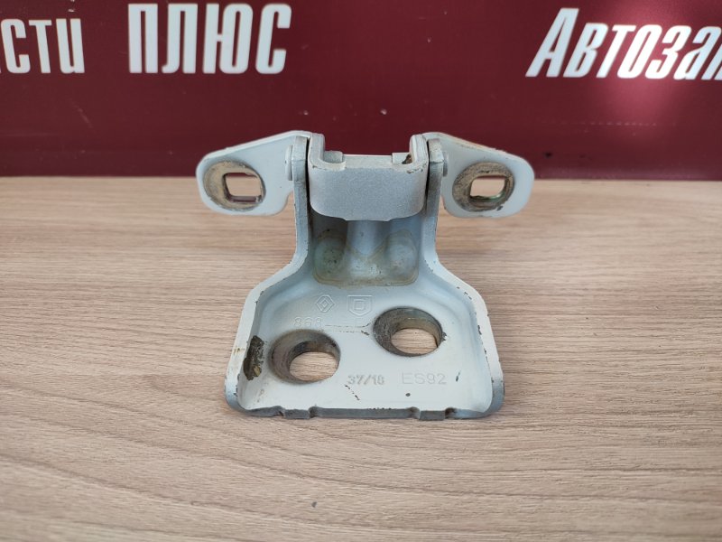 Петля двери