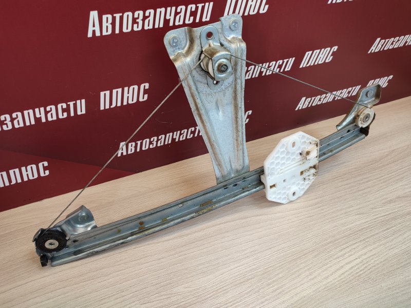 Стеклоподъемник    двери