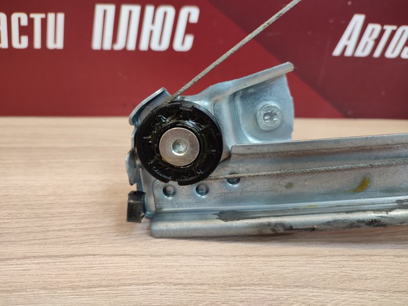 Стеклоподъемник    двери