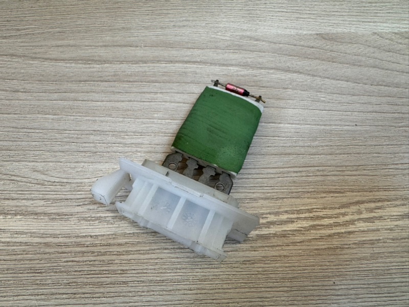 Резистор отопителя