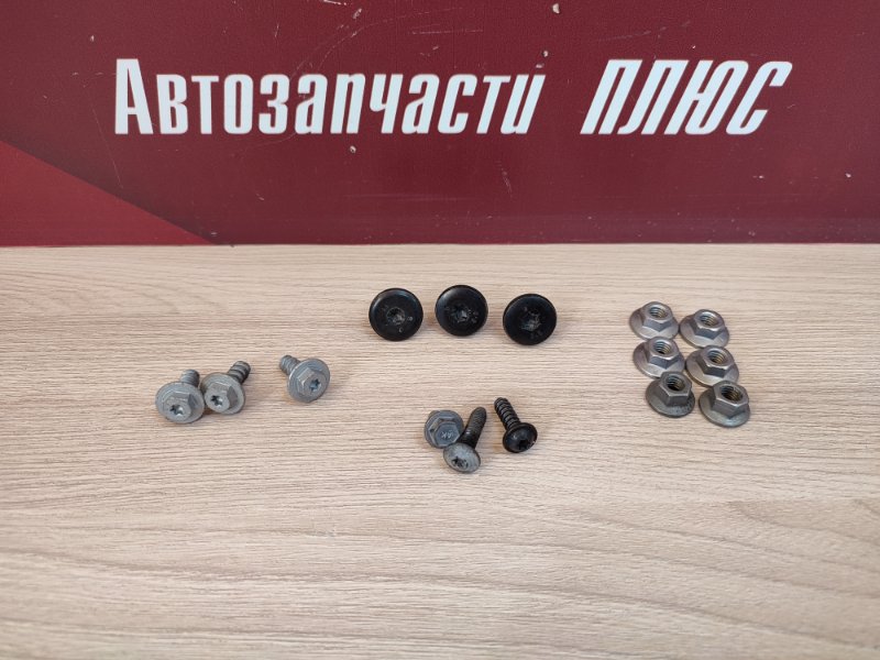 Крепеж двери