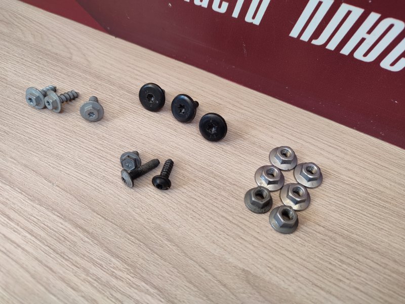 Крепеж двери