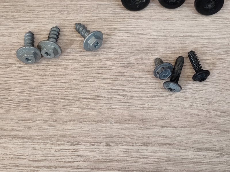 Крепеж двери