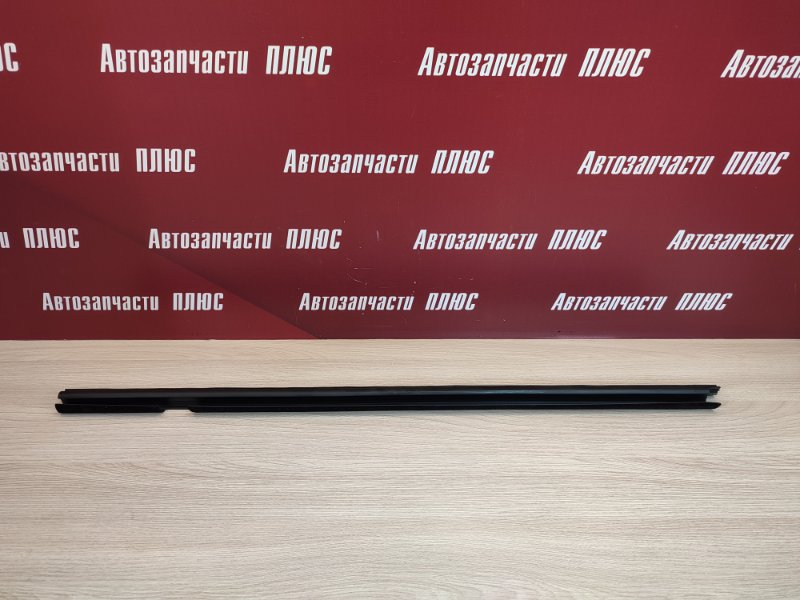 Уплотнитель стекла двери внутренний