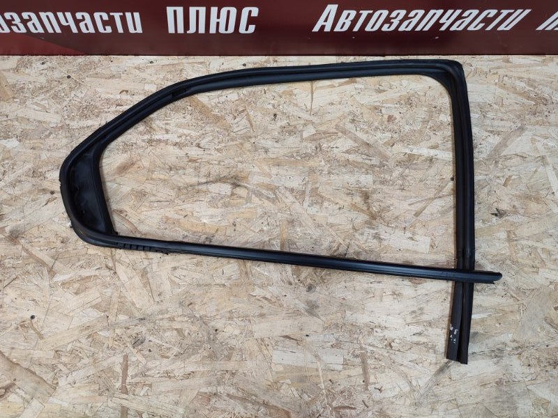 Уплотнитель стекла     двери