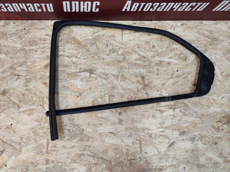 Уплотнитель стекла     двери