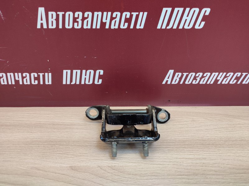 Петля двери